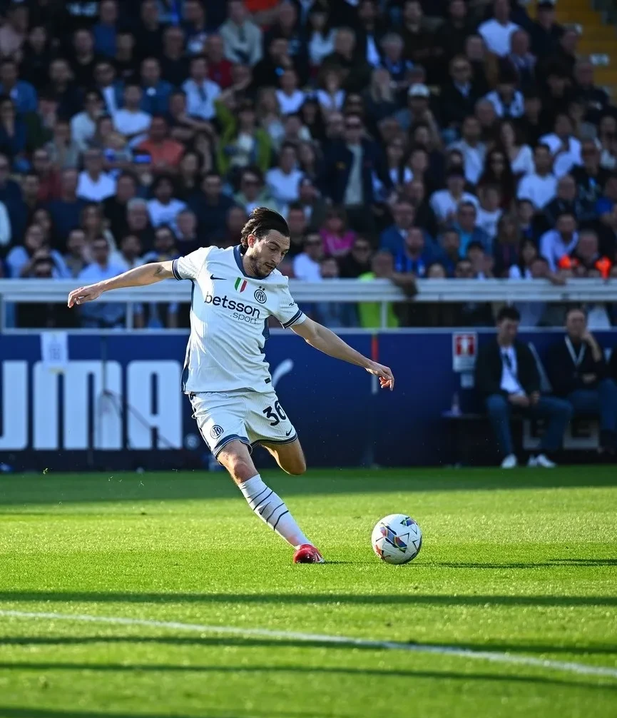 国际米兰门将神勇扑救，助球队守住领先优势的简单介绍