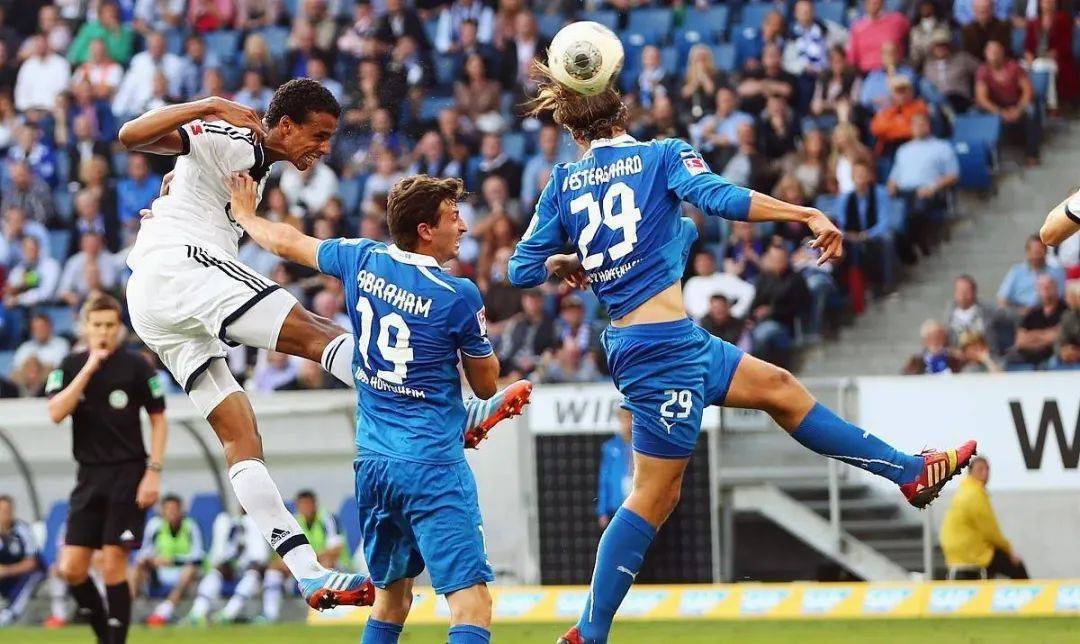 弗赖堡在主场遭遇失利，士气低迷的简单介绍