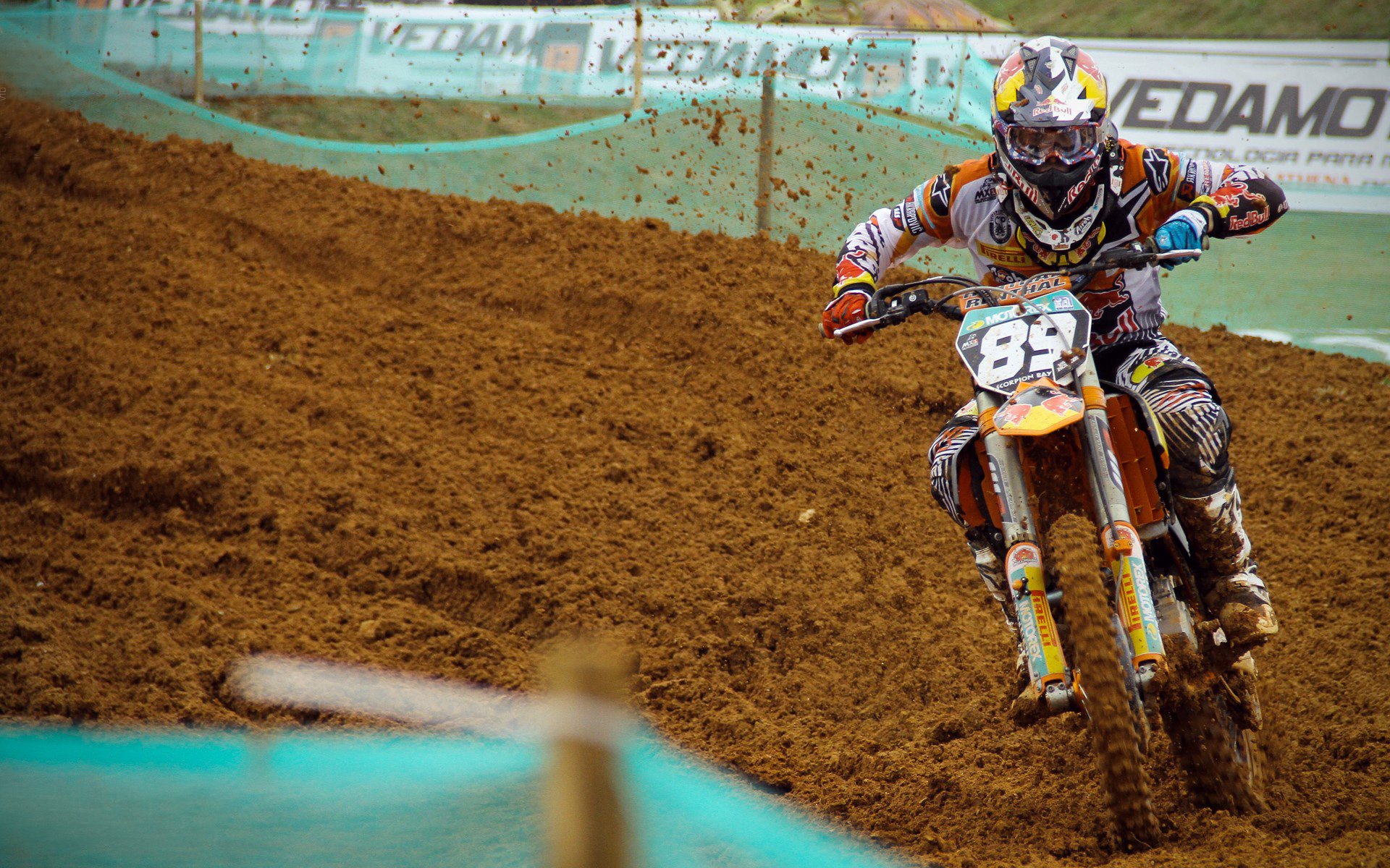 绝境中的银箭，周冠宇如何带领迈凯伦逆袭索伯车队